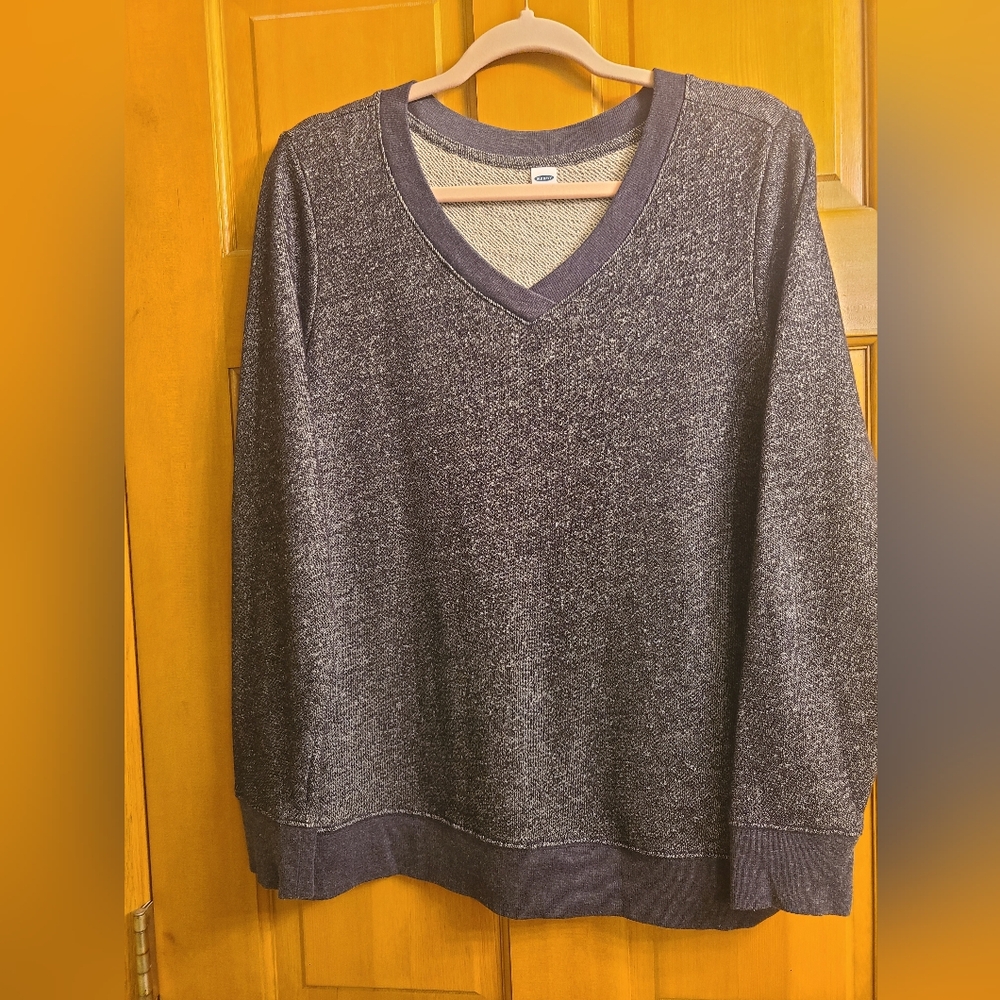 Old Navy Women's Size M V-Neck Sweatshirt Gray